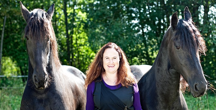 TALLENE BAK HEALER OG DYRETOLK SISSEL GRANA.